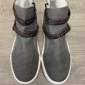 Comfy and modern casual shoes